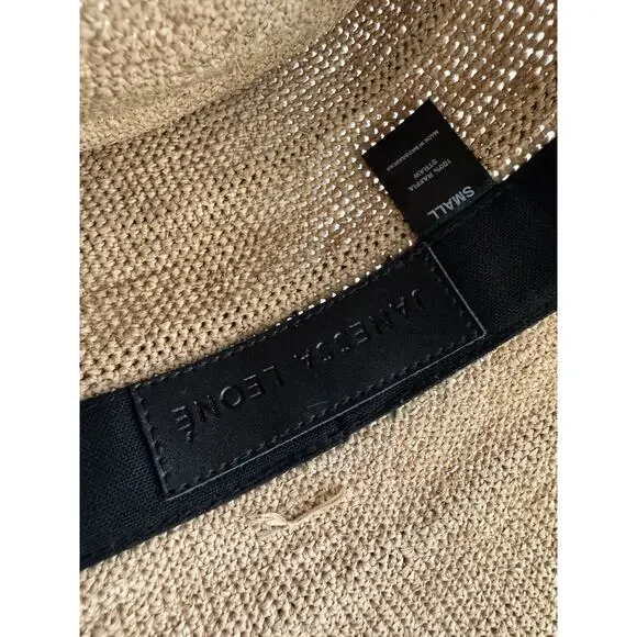 JANESSA LEONE Bucket Hat Women’s Sand Small 100% Raffia Straw New Sample - Picture 3 of 4